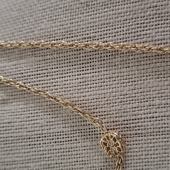 Long gold chain necklace with box details - Picture 6 of 6